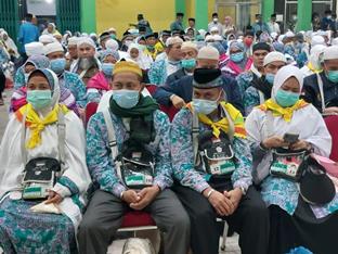 Jamaah haji Riau yang sudah sampai tanah air sebanyak 2.295 orang (foto/int)